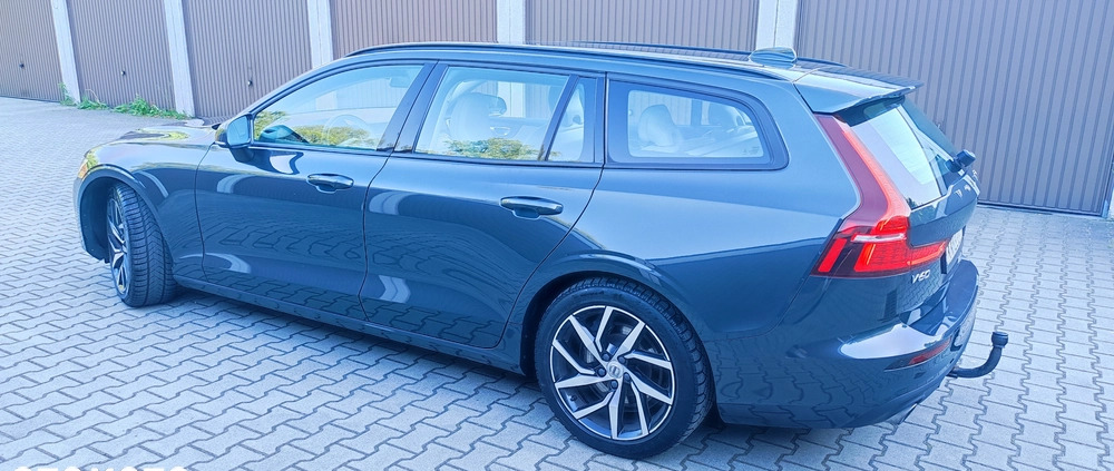 Volvo V60 cena 89900 przebieg: 169000, rok produkcji 2018 z Kraków małe 667